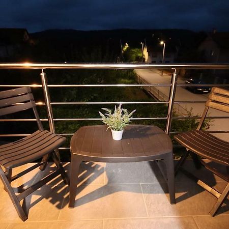 Apartman F&F Оточац Экстерьер фото